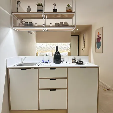 Urban Hide * סלוניקי